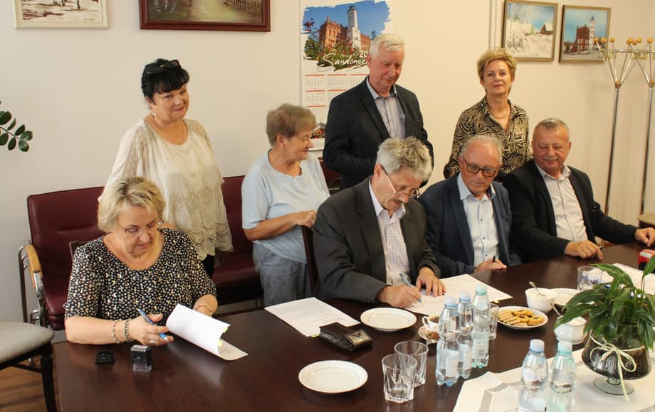 Podpisanie umowy na realizację zadania : Przebudowa infrastruktury dotyczącej odwodnienia części mi…