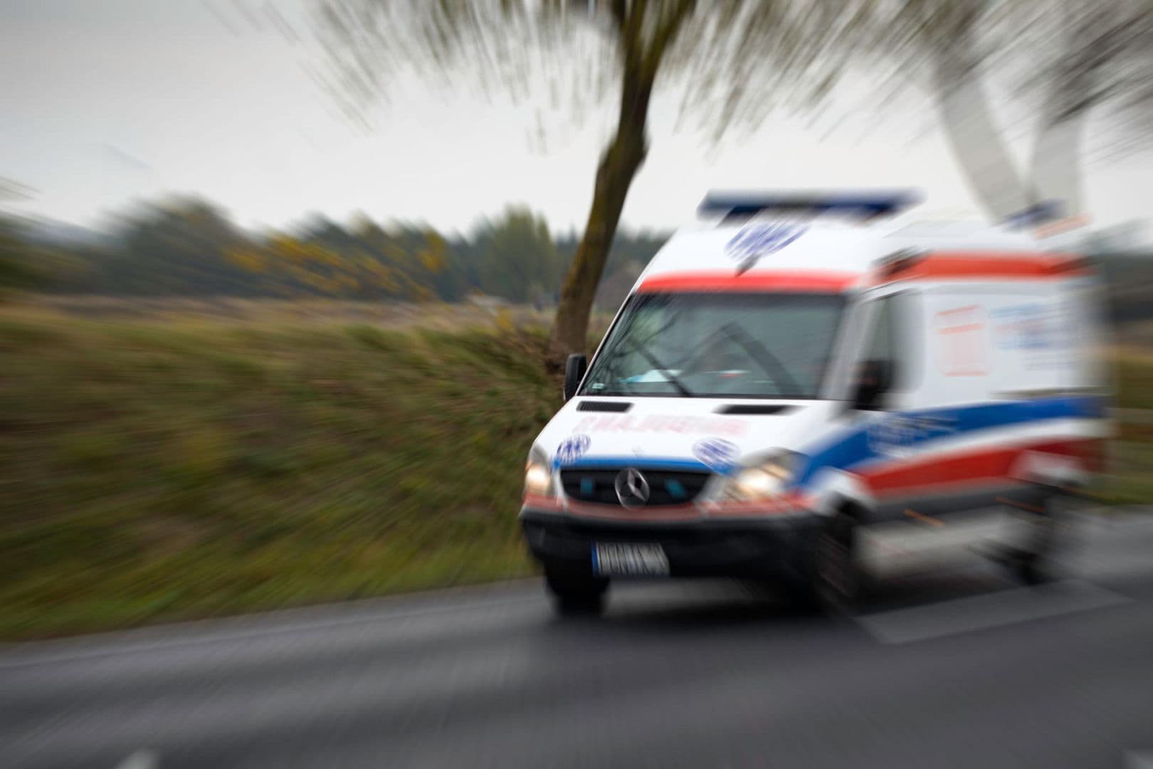 Pogoda zaskoczyła kajakarzy. Cztery nastolatki trafiły do szpitala