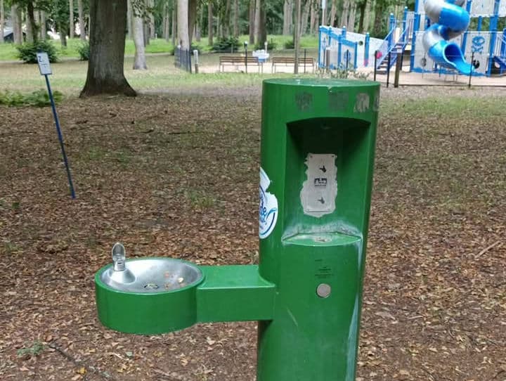 Poidełko nie poi. Mieszkaniec Goleniowa pyta, po co stoi