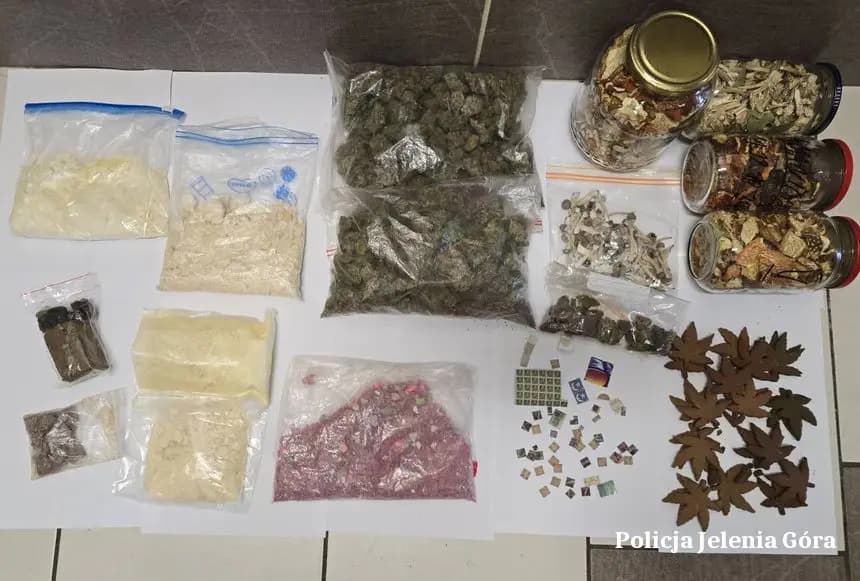 Policja przechwyciła blisko 2 kg narkotyków u 32-latka