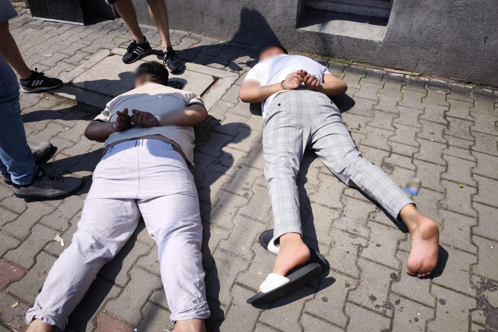 Policja rozbiła grupę oszukującą seniorów metodą ?na wnuczka?. Zatrzymano dziewięć osób