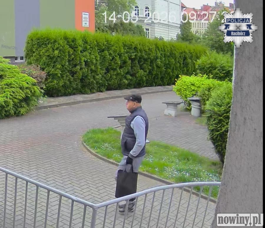 Policja szuka tego mężczyzny. Chodzi o kradzież pieniędzy z mieszkania w Raciborzu