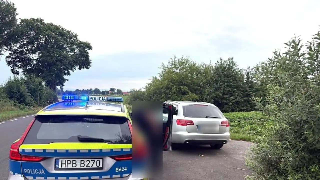 Policja zatrzymała 30-latka. Narkotest wykazał amfetaminę, a w aucie znaleziono cudze tablice