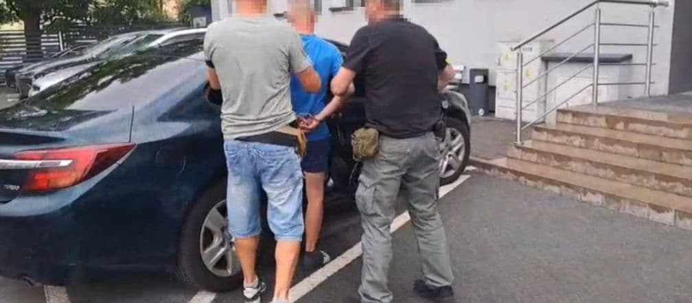 Policja Zignorował sądowy zakaz zbliżania się do rodziny. Usłyszał aż 15 zarzutów