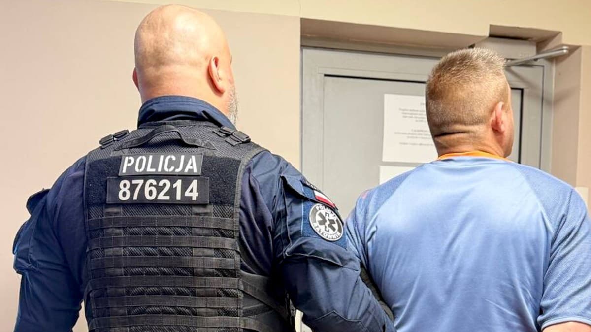 Policjanci rozpoznali kierowcę. Zamiast kontroli była ucieczka ulicami Polic
