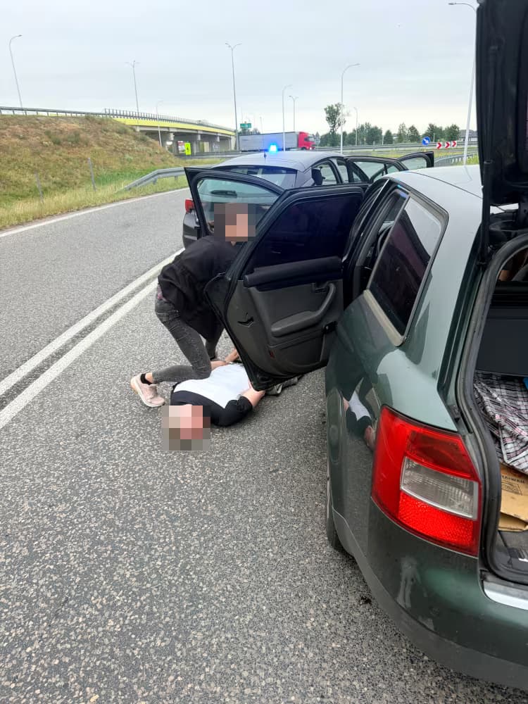 Policjanci z Wołomina zatrzymali 53-latka podejrzanego o dokonanie dwóch włamań i usiłowanie