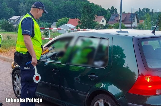 Policjanci zatrzymali 19 kierowców pod działaniem alkoholu