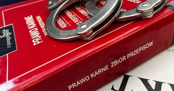 Policjanci znaleźli marihuanę w bagażu 62-letniego obywatela Niemiec