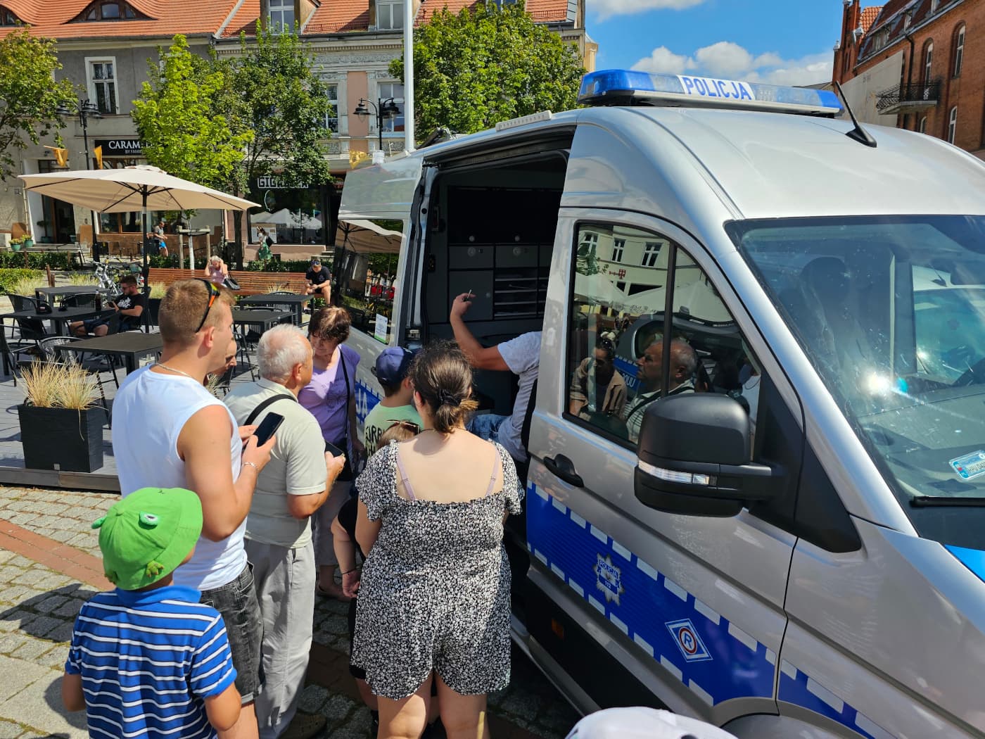 Policyjny piknik w Gnieźnie – pokazy, sprzęt i atrakcje dla całych rodzin