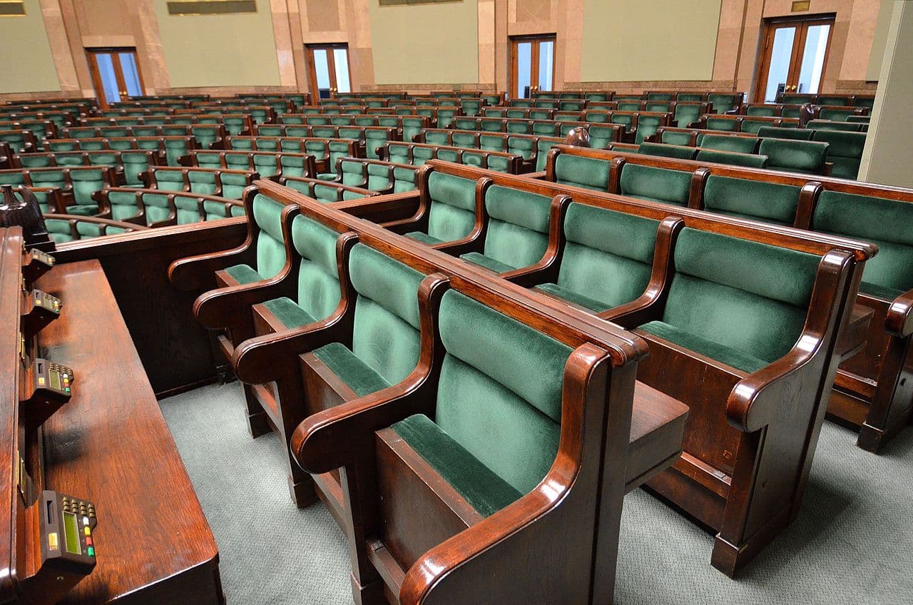 Polityczne trzęsienie ziemi! Liderzy największych partii mają powody do niepokoju