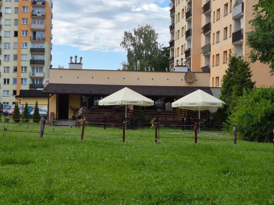 Półtora roku spokoju i znów wrze. Czy nowy lokal na osiedlu podzieli losy zamkniętego pubu?