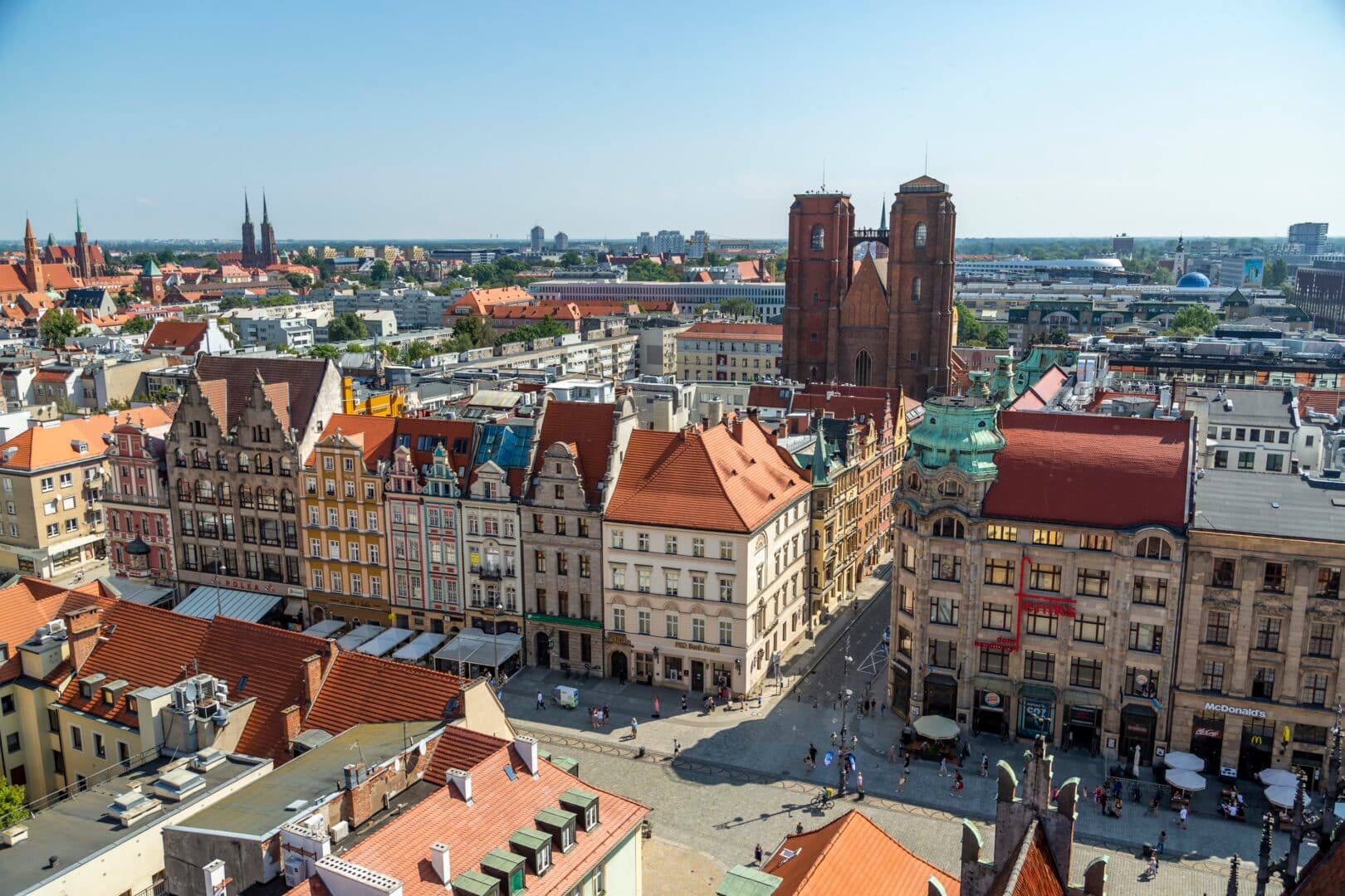 • Ponad 100 bezpłatnych spacerów z przewodnikiem po Wrocławiu