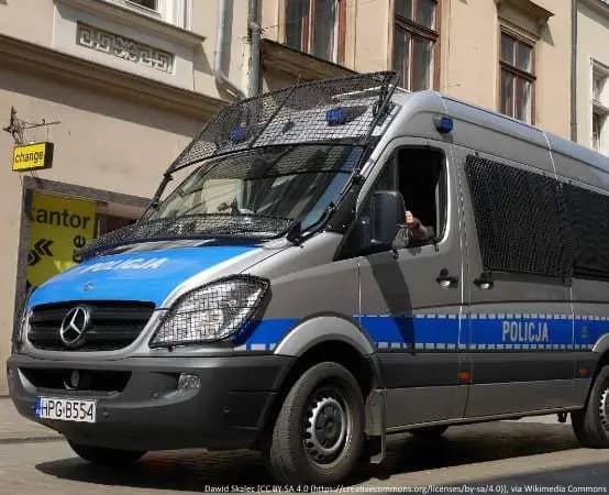 Ponad 17 kilogramów tytoniu i papierosy bez akcyzy - 25-latek z Wałbrzycha zatrzymany