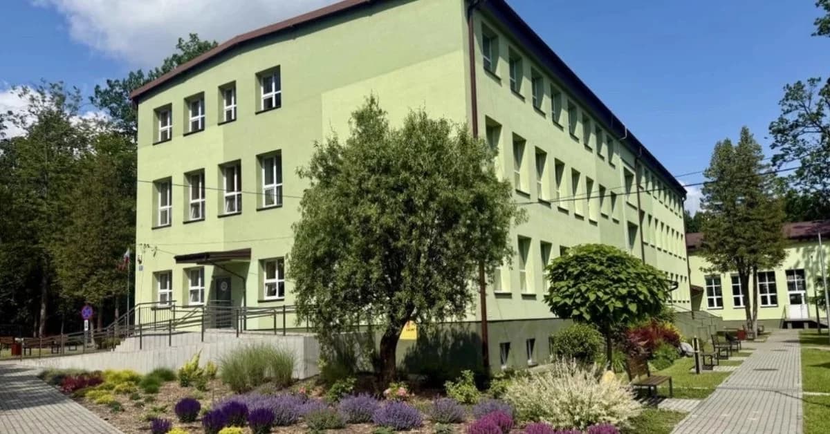 Ponad 300 tys. zł dla szkoły. Uczniowie wyjadą na zagraniczne praktyki