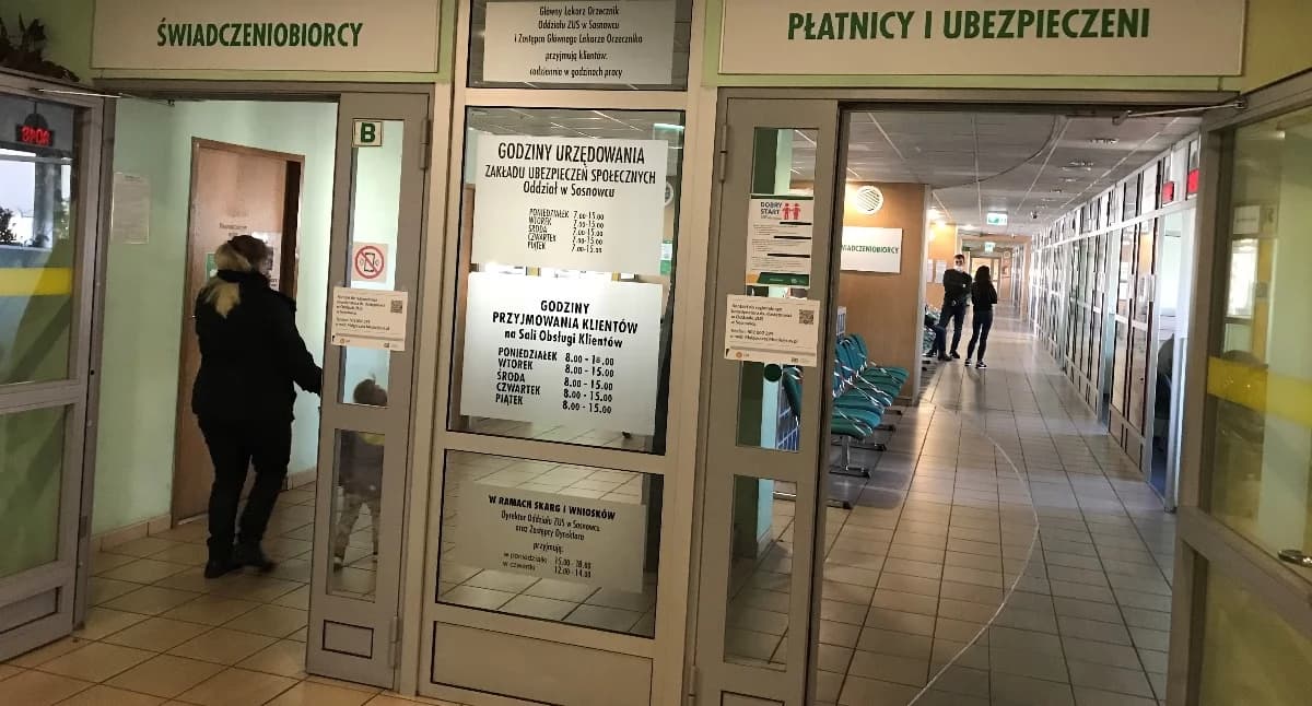 Ponad 300 tysięcy osób pobiera rentę socjalną. ZUS przypomina o zasadach