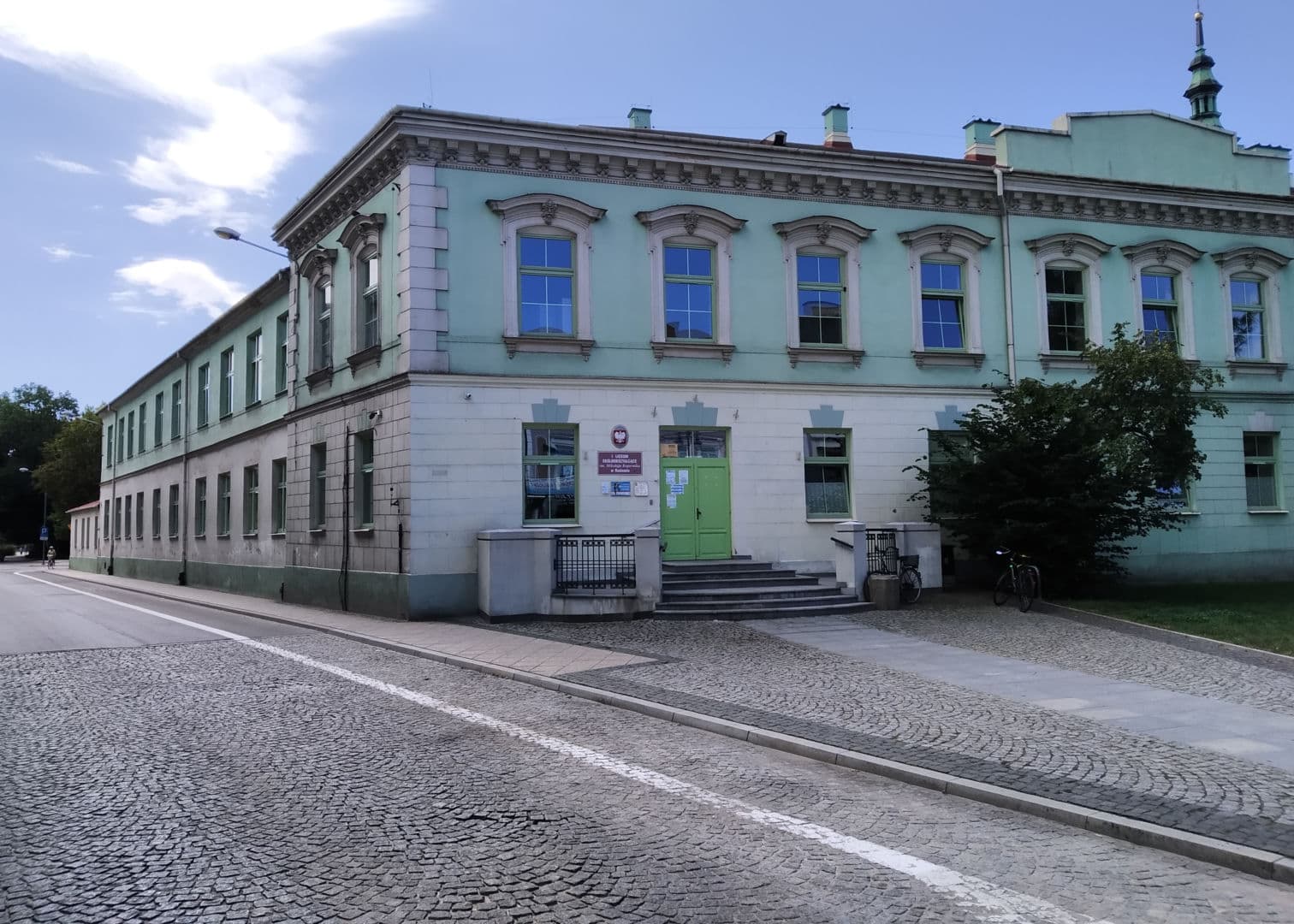 Ponad 40 tysiący złotych na likwidację barier architektonicznych. I LO w Radomiu zostanie dostosowane do potrzeb Dominika