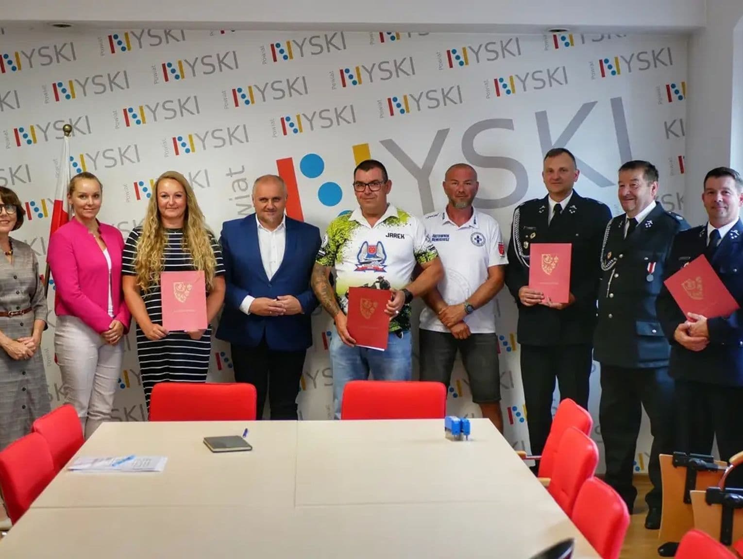 Ponad 55 tys. zł na bezpieczeństwo mieszkańców. Powiat Nyski wsparł ważne inicjatywy, m.in. WOPR