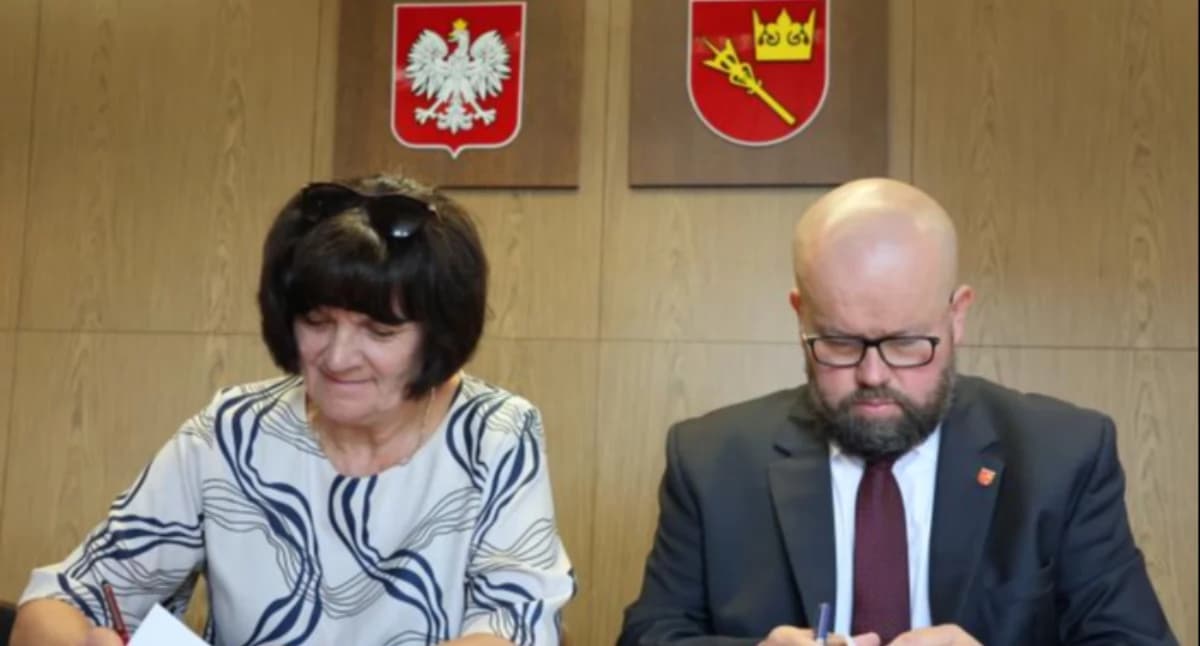 Ponad milion złotych na rozbudowę szkoły w Jabłonce. Umowa została podpisana