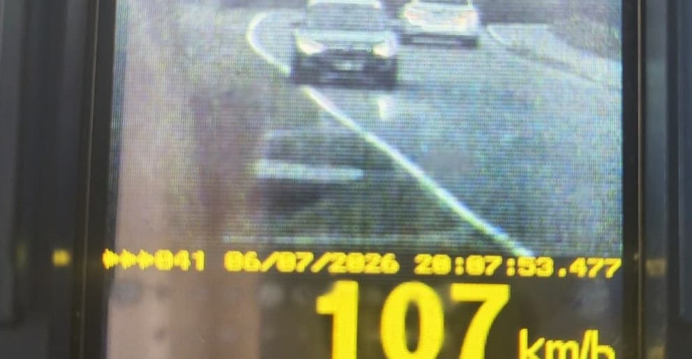Ponad „stówką” przez wieś. 19-latek stracił prawo jazdy zaledwie trzy dni po zdanym egzaminie