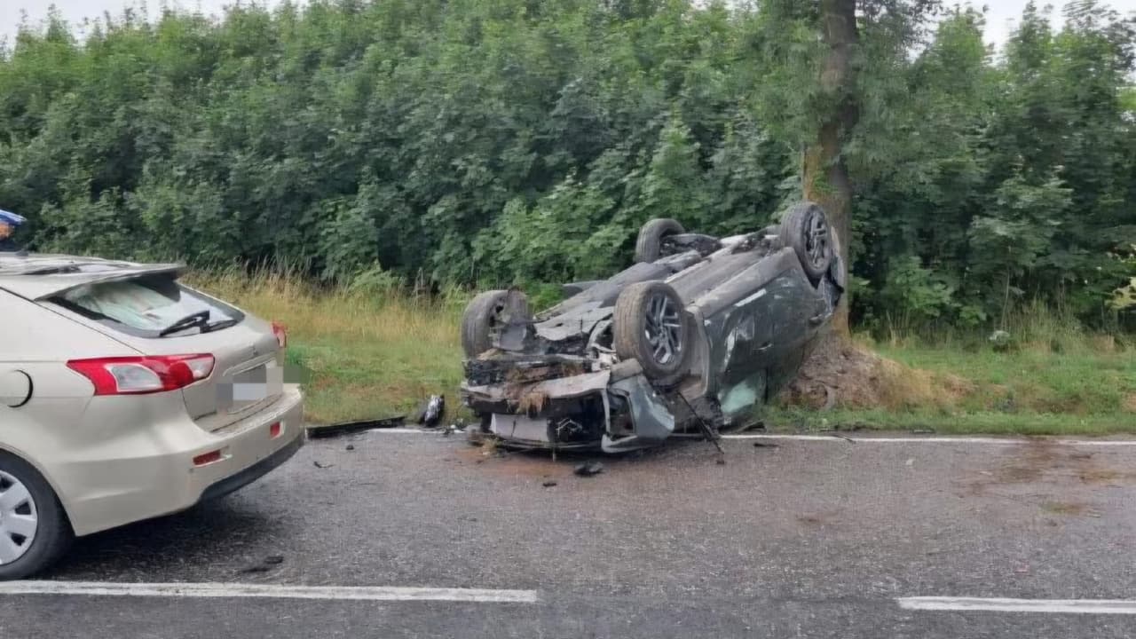 Poważny wypadek w Bilczy. 31-latek na hulajnodze zderzył się z oplem 20