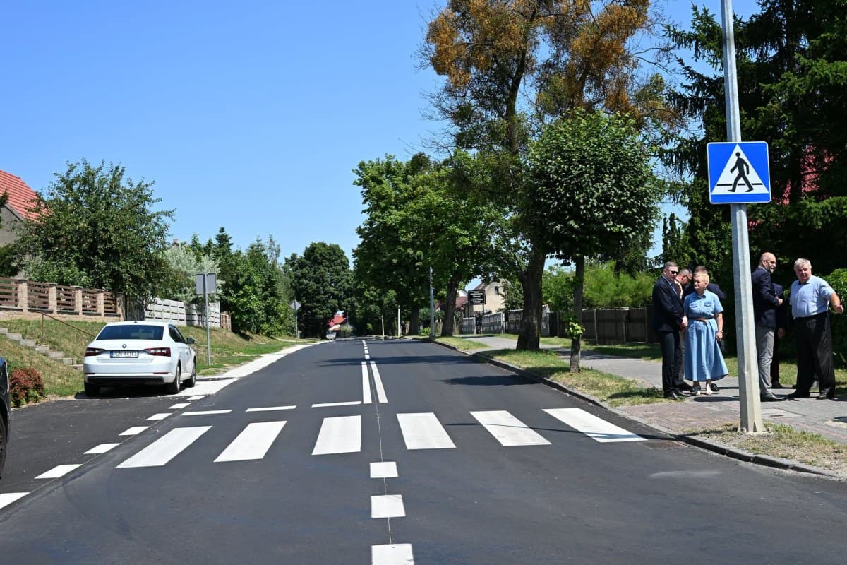 Powiat Gniezno modernizuje drogi. Nowy odcinek ul. Wrzesińskiej w Witkowie oddany do użytku