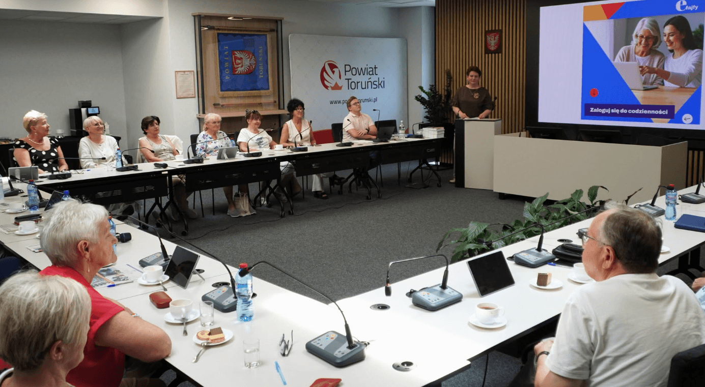 Powiat toruński zadbał o kompetencje cyfrowe seniorów