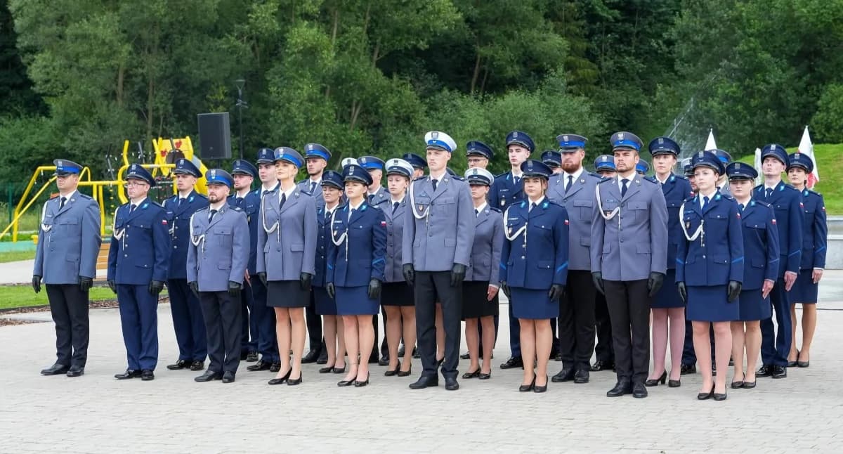 Powiatowe Obchody Święta Policji w Szaflarach - awanse, pokazy i atrakcje dla mieszkańców