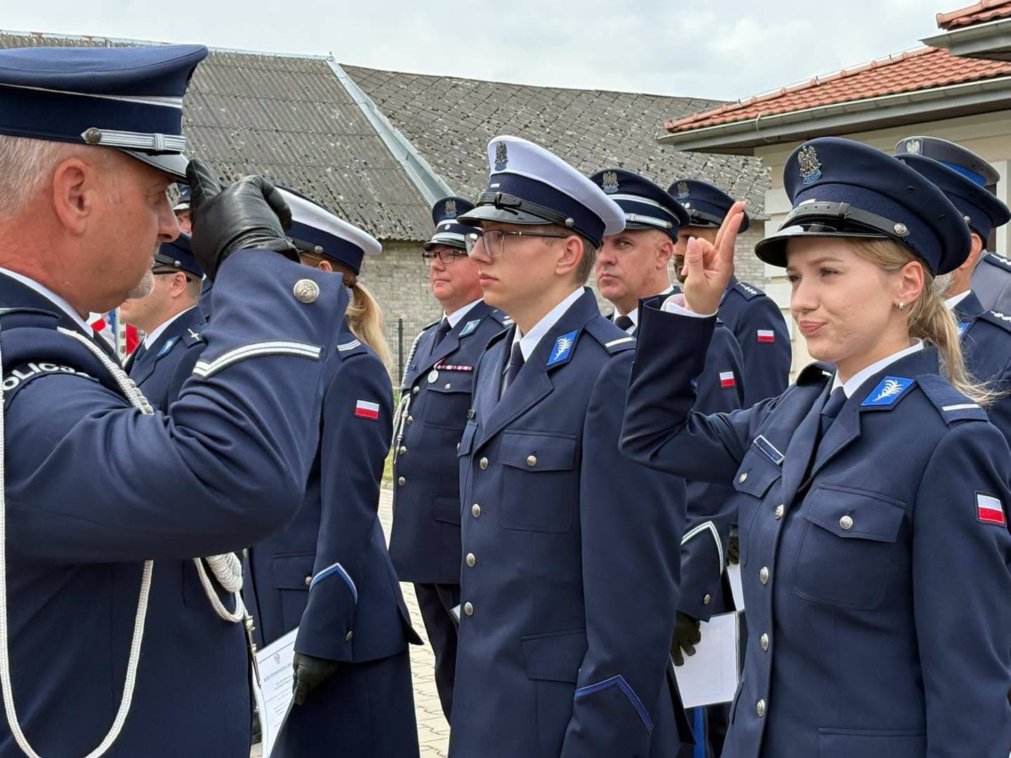 Powiatowe Święto Policji. Odsłonięto tablicę pamięci Cichociemnych