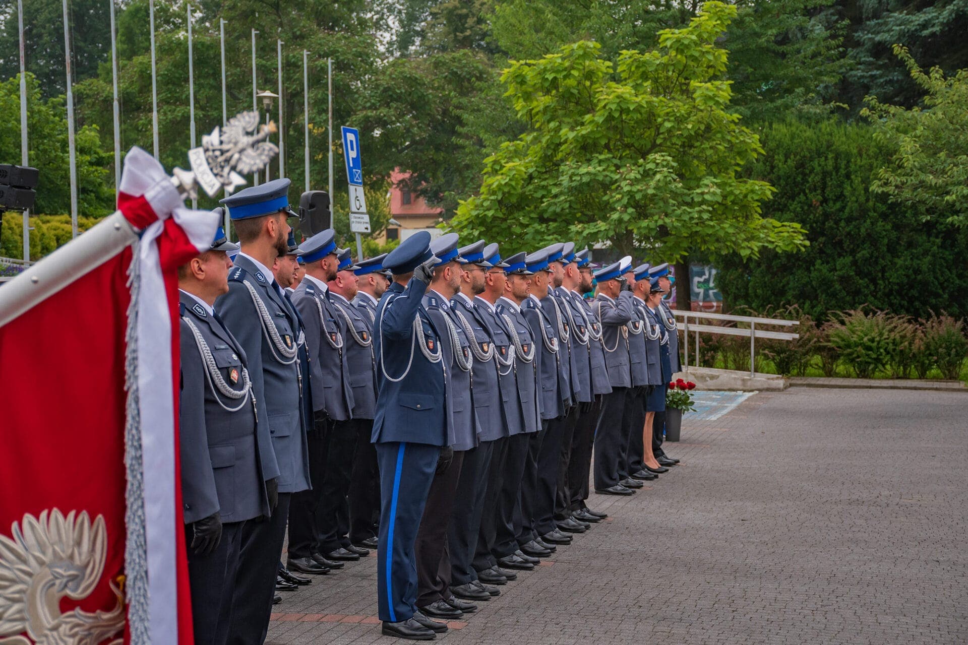 Powiatowe Święto Policji w Oświęcimiu. Funkcjonariusze odebrali awanse i odznaczenia