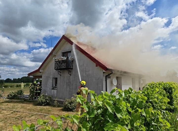 Pożar domu w Chojnach. Potrzebna pomoc w odbudowie