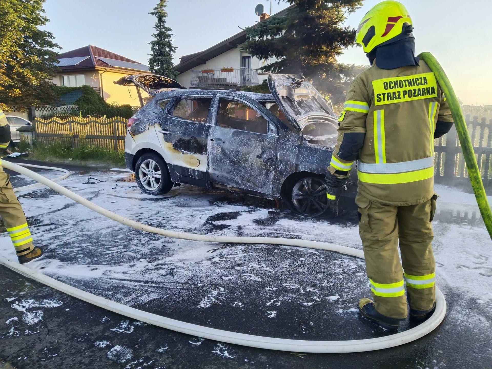 Pożar samochodu w Główiewie. Hyundai spłonął doszczętnie