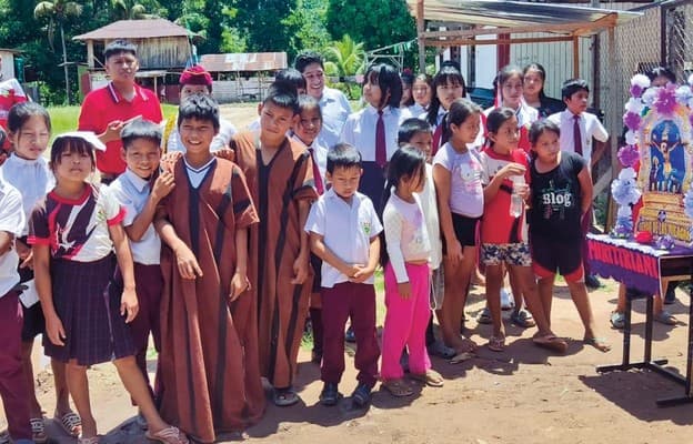 Poznają misyjną posługę w Peru Ks. Kondrat Staniek oraz alumni Wyższego Seminarium Duchownego w Kielcach – Artur Dzwonek i Olaf Rabiej – przebywają na misyjnym stażu w Peru, w Puerto...