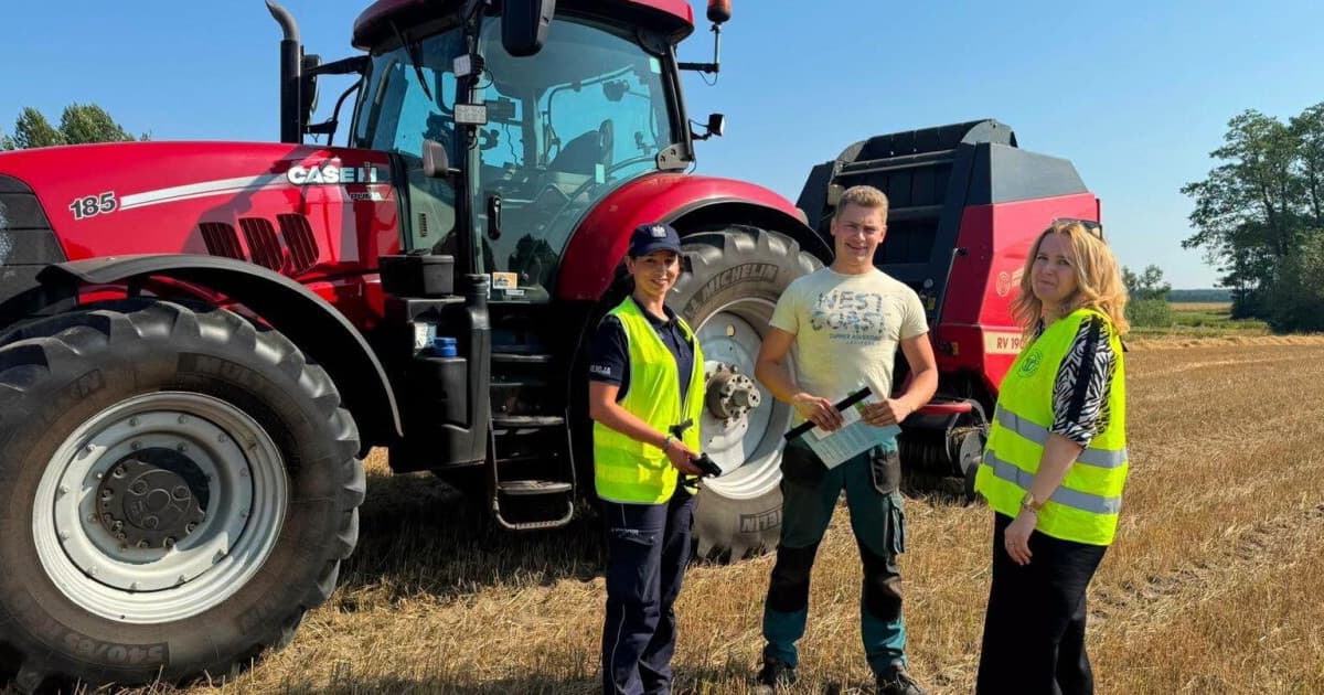 Prace rolnicze trwają, akcja służb też