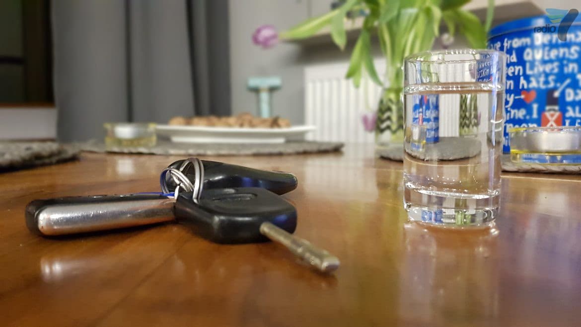 Prawie 3 promile i cofnięte uprawnienia. Uszkodził dwa auta i uciekł