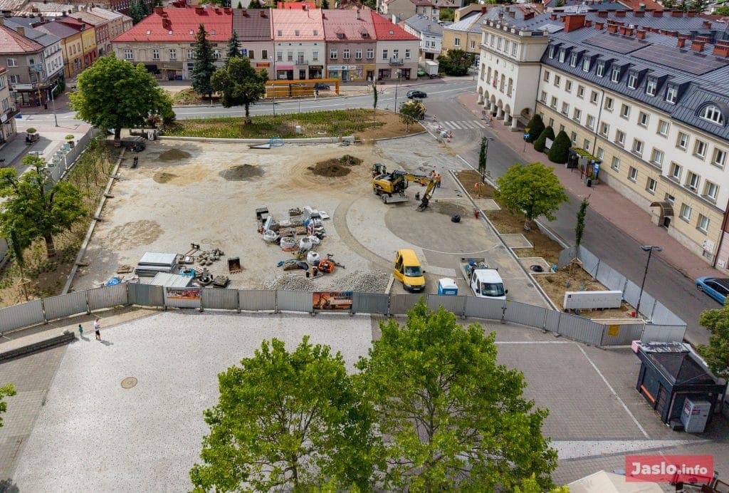 Przebudowa za ponad 1,6 miliona złotych. Pierwszy etap metamorfozy jasielskiego rynku ma potrwać do sierpnia