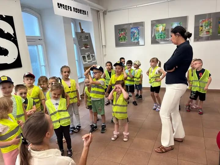 Przedszkolaki z wizytą w MDK – twórcze spotkanie małych artystów