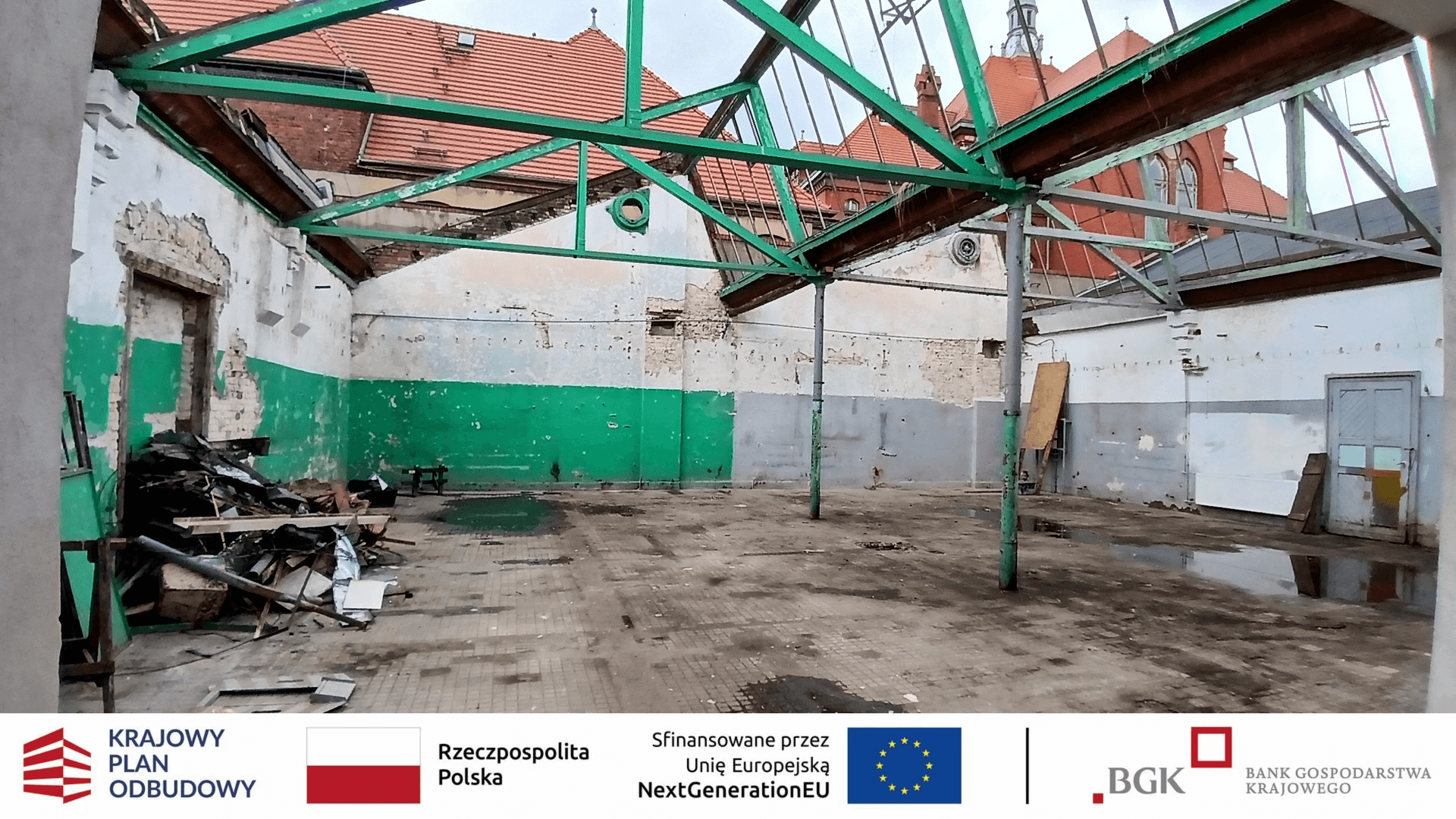 Przejdź do informacji: Działamy! Prace przy termomodernizacji budynku Centrum Kształcenia Zawodowego i Ustawicznego im. Komisji Edukacji Narodowej w Żarach trwają.