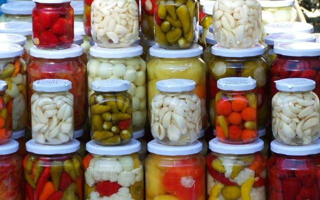Przetwory na zimę: ogórki, papryki, pomidory, kapusta. TOP 10 przepisów naszych Czytelników