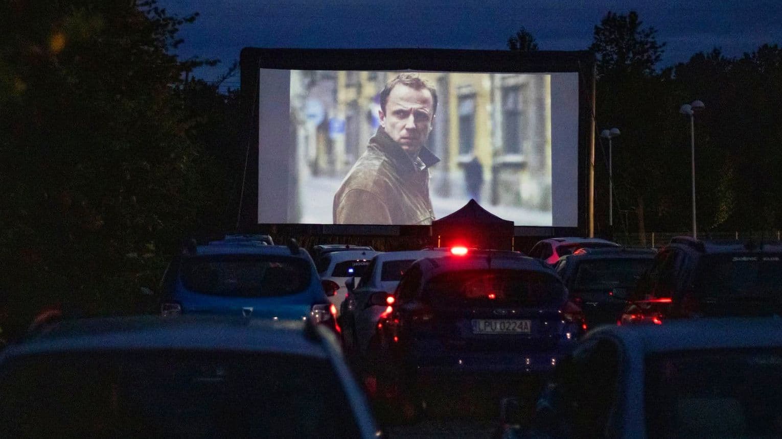 Puławy zapraszają na kino samochodowe. Na początek cztery seanse