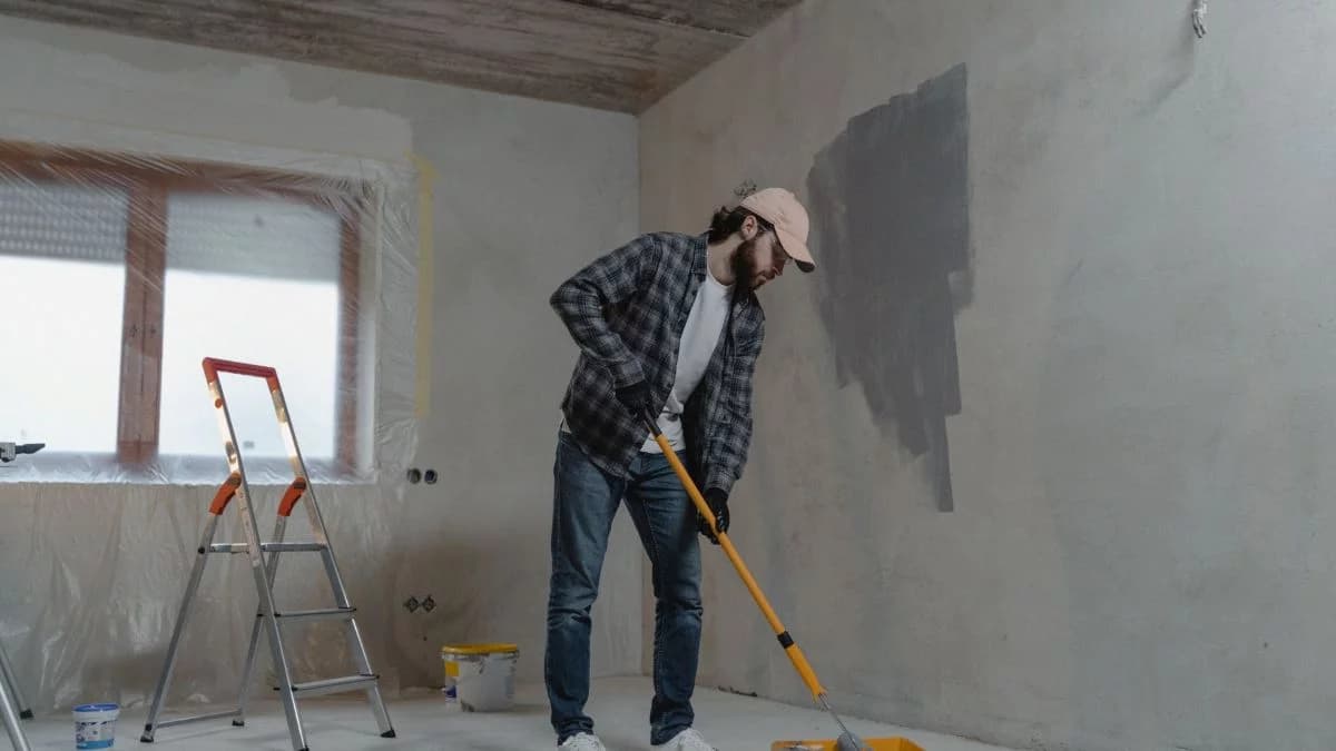 Puste biura i opuszczone budynki w woj. łódzkim mogą zamienić się w mieszkania. Są na to pieniądze