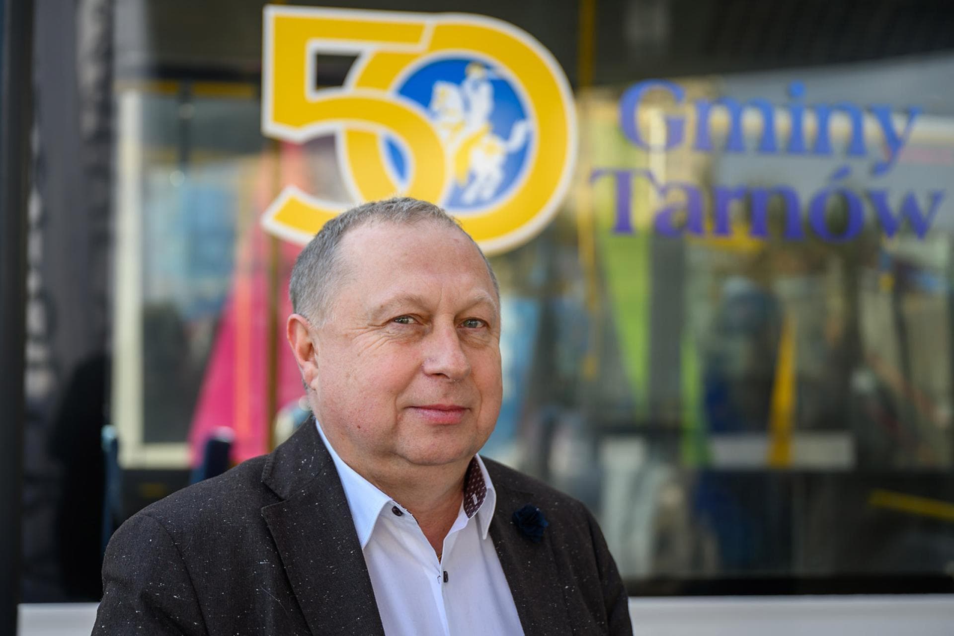Radni podnieśli pensję wójta gminy Tarnów. Będzie zarabiał ponad 19,5 tys. zł brutto