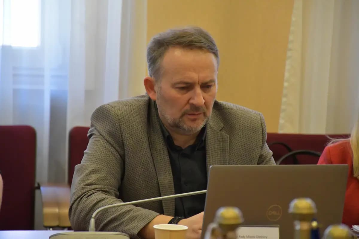 Radny apeluje o porządki w Oleśnicy. „Zbliża się OFCA, trzeba odświeżyć miasto”
