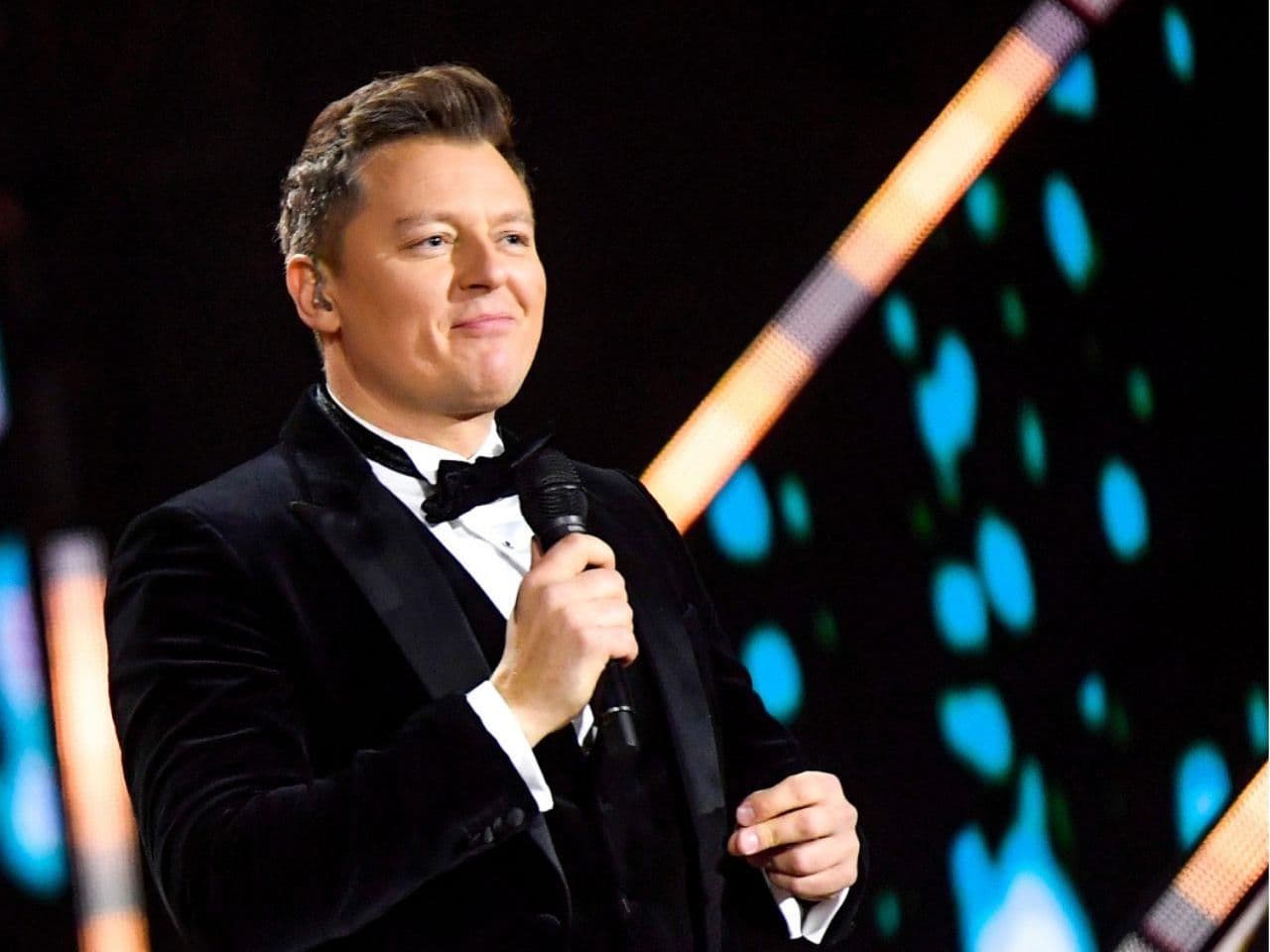 Rafał Brzozowski weźmie ślub w sierpniu. Wiemy, kim jest jego narzeczona