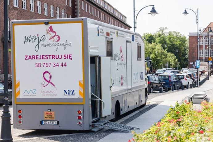 Rak nie daje urlopu. Odwiedź mammobus i zbadaj piersi!