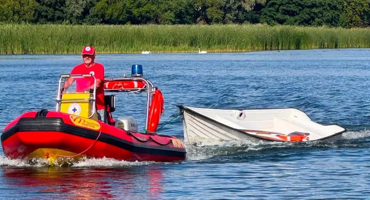 Ratownik WOPR po służbie uratował 4 osoby na jeziorze Chełmżyńskim