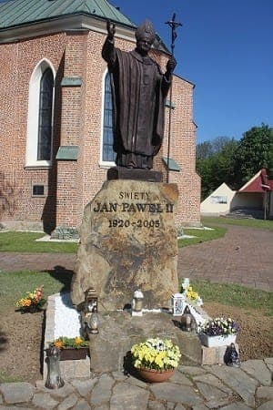 Read article: Pamięć o Świętym Janie Pawle II w Ropczycach