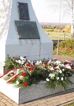 Read article: Powiat: Rocznica Zbrodni Katyńskiej oraz Tragedii Smoleńskiej (15.04. bm.)