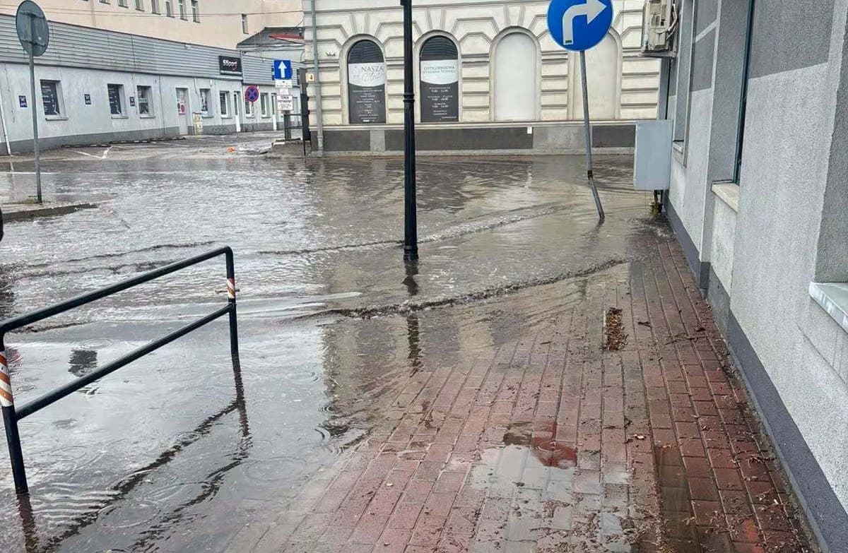 Read article: Ulewa sparaliżowała Zgierz. Ulice i lokale znów pod wodą