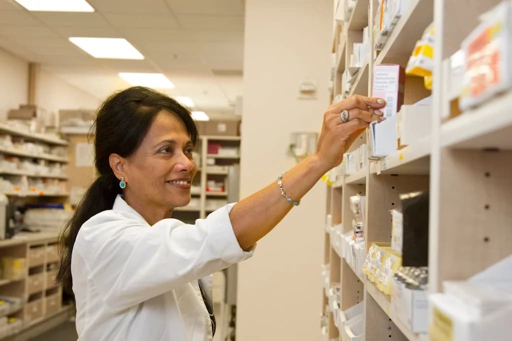 Recepta farmaceutyczna — co to jest i kiedy farmaceuta może ją wystawić