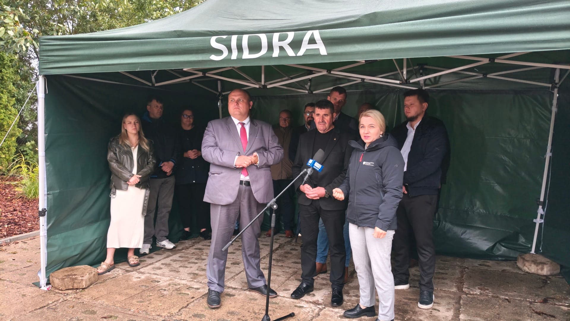 ROLNICTWO Wieś ma swoje zapachy i chce mieć swoje prawa. Spotkanie na fermie drobiu w Makowlanach
